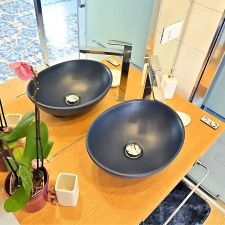 Terrazza Marconi 아파트 *